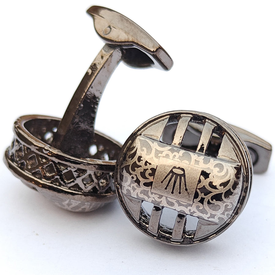 Metal cufflinks with artistic Design and attractive colors 00020
