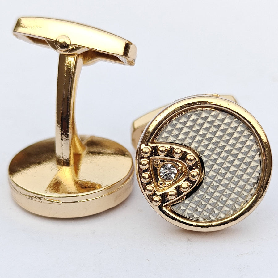 Metal cufflinks with artistic Design and attractive colors 000103