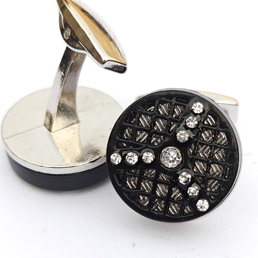 Metal cufflinks with artistic Design and attractive colors 00044
