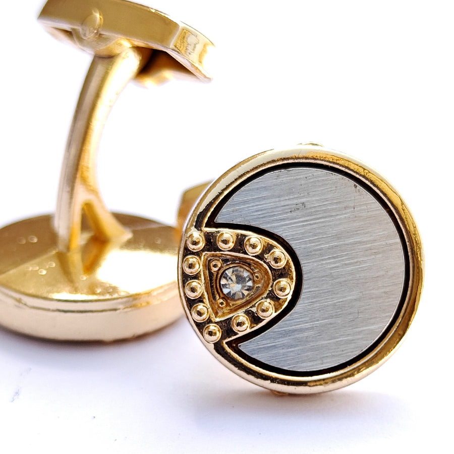 Metal cufflinks Design with attractive colors