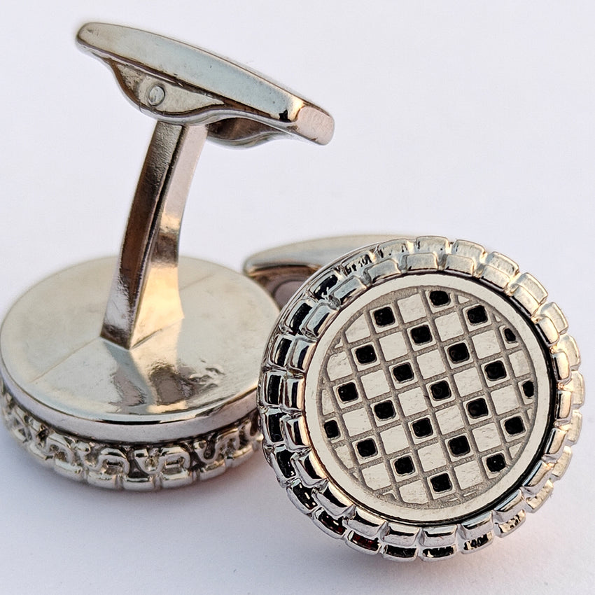 Metal cufflinks with surrilistic Design with attractive colors 00073