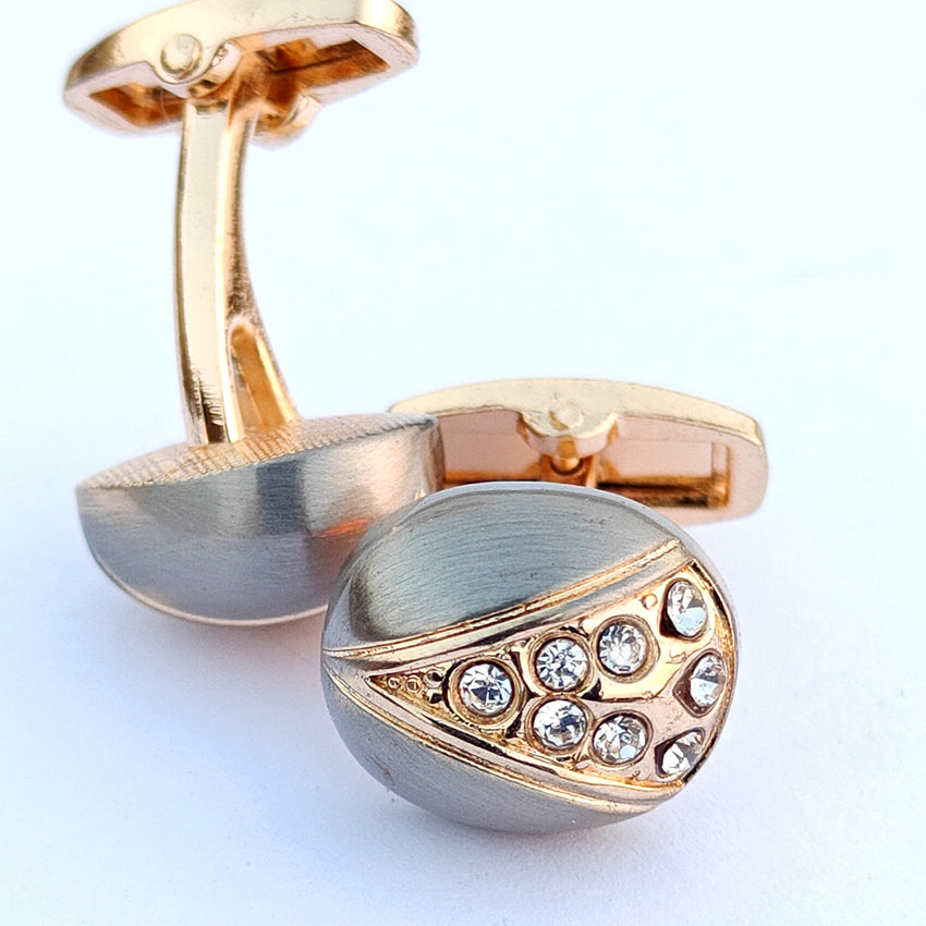 Metal cufflinks with artistic Design and attractive colors 00048