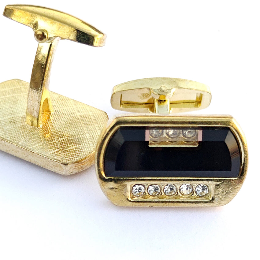 Metal cufflinks with artistic Design and attractive colors 000107